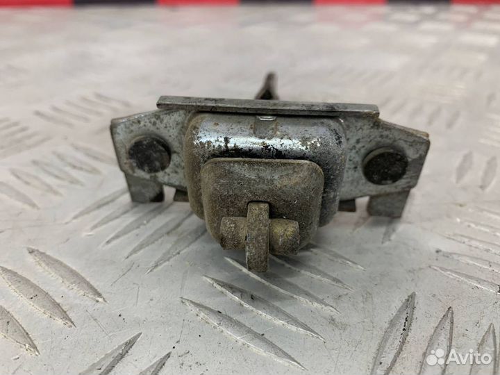 Б/У ограничитель двери передний левый Mazda Demio