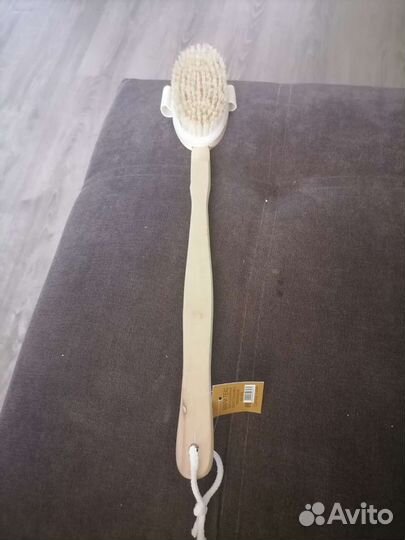Массажная щетка