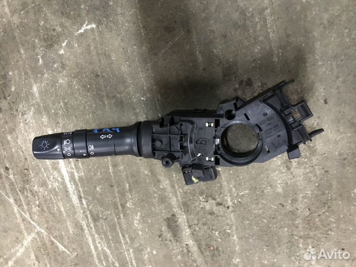 Переключатель подрулевой поворотников (Kia Rio)