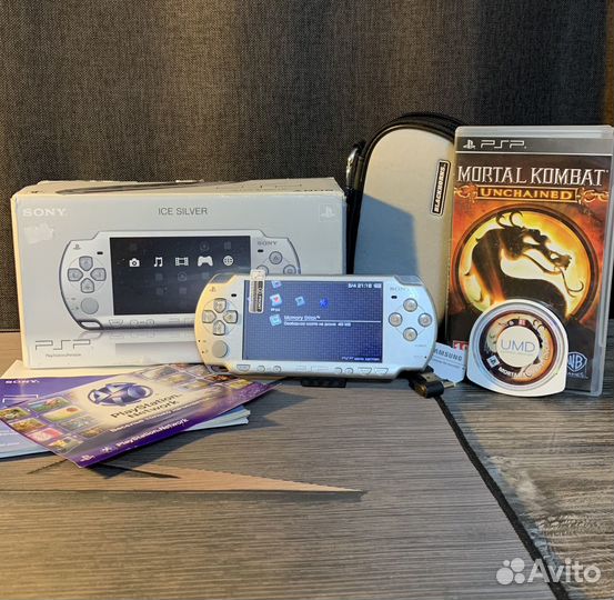 Sony PSP 2000 Japan Silver 64gb 7500 игр (набором)
