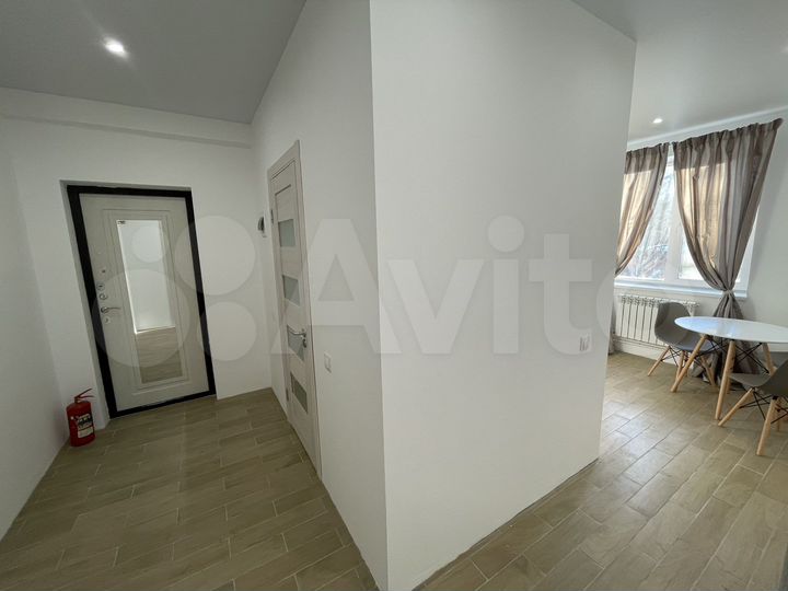 1-к. квартира, 42 м², 1/3 эт.