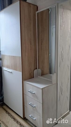 Тумба с зеркалом