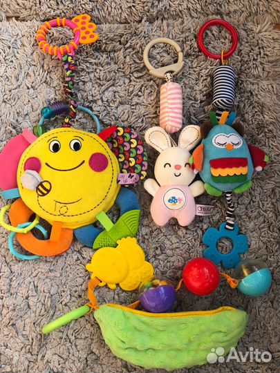 Развивающие игрушки для малыша пакетом