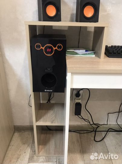 Компьютерный стол новый