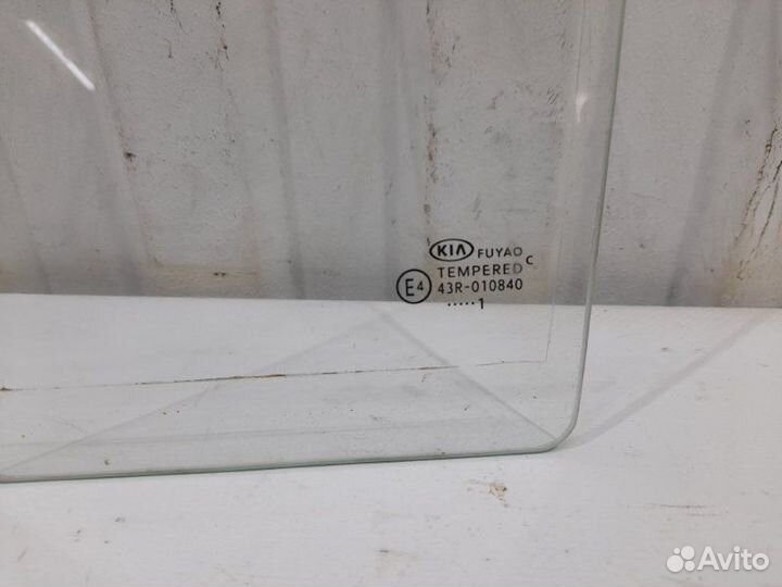Стекло двери задней левой (форточка) Kia Rio