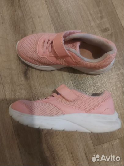 Кроссовки для девочки