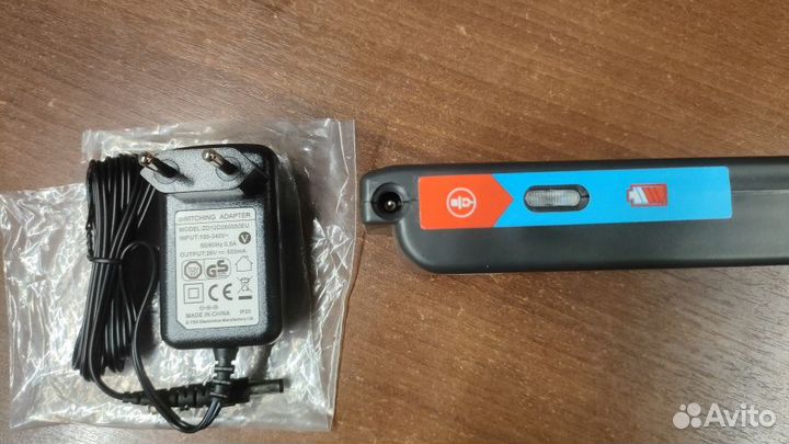 Беспроводной пылесос trikli Swish новый, комплект