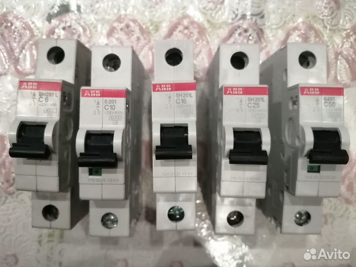 Автоматические выключатели однофазные, трехфазные
