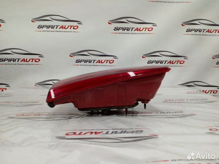 Фонарь багажника задний правый Kia Carnival 3