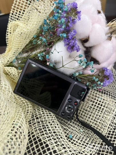 Компактный фотоаппарат canon