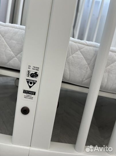 Детская кроватка stokke с матрасом