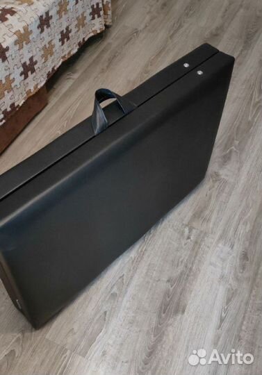 Массажная кушетка