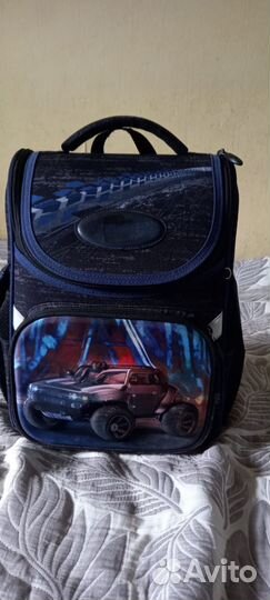 Рюкзак школьный