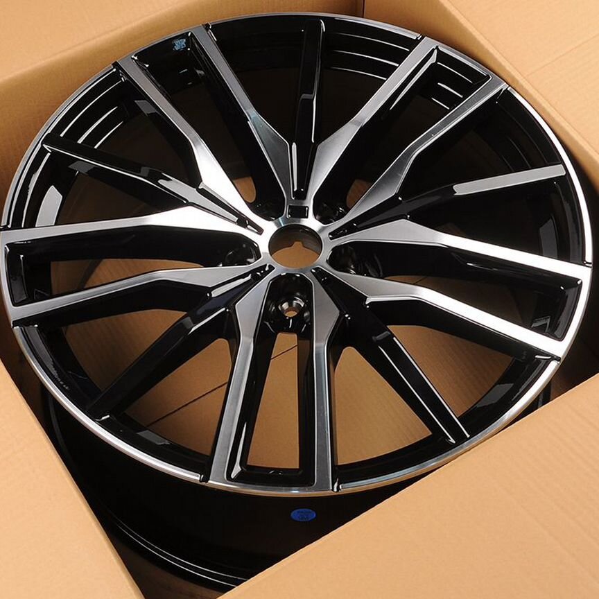 Диски на BMW-X5(G),BMW-X6(G), BMW-X7(G) Luistone L2597 10.5x22/5x112 D66.6 ET43 BKF литой