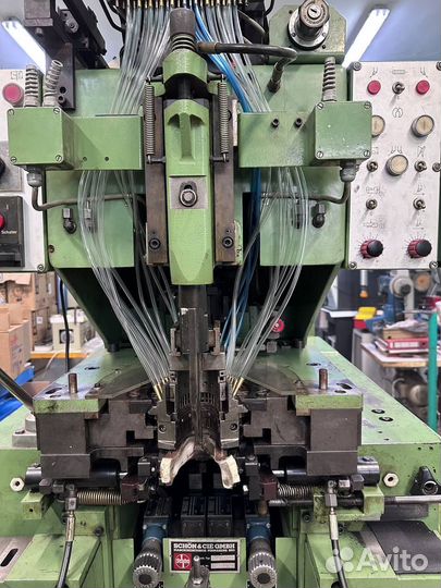 Машина для затяжки пяточной части обуви Schon 640