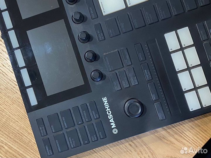 Midi контроллер MK3