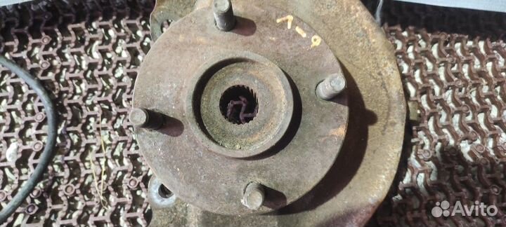 Кулак поворотный левый лансер 9 Mitsubishi Lancer