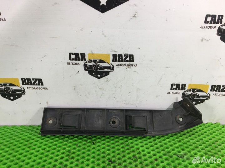 Направляющая переднего бампера правая R