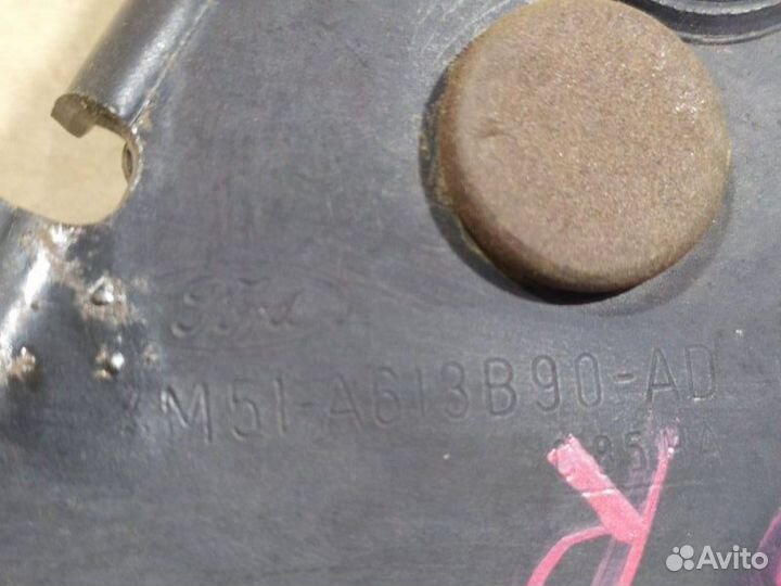 Кронштейн правый Ford Focus 2 седан 1.8 2006