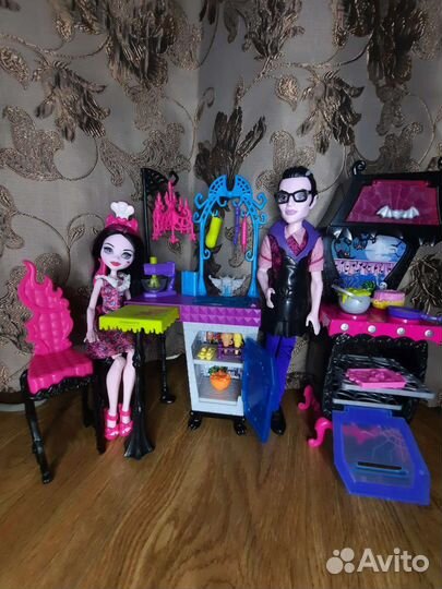 Набор кукл монстер хай Дракулаура,Дракула,кухня