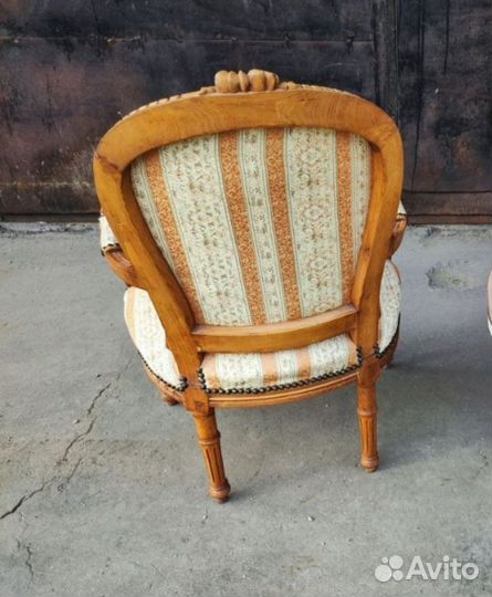 Кресло старинное