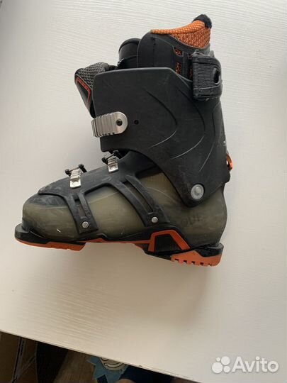 Спортивные ботинки