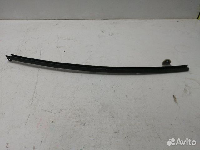 Направляющая стекла задняя правая Toyota Avensis