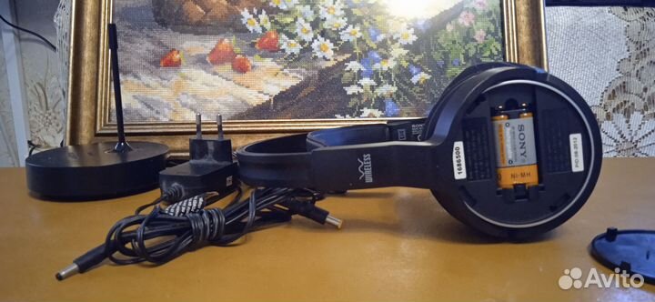 Беспроводные наушники Sony MDR-RF810R