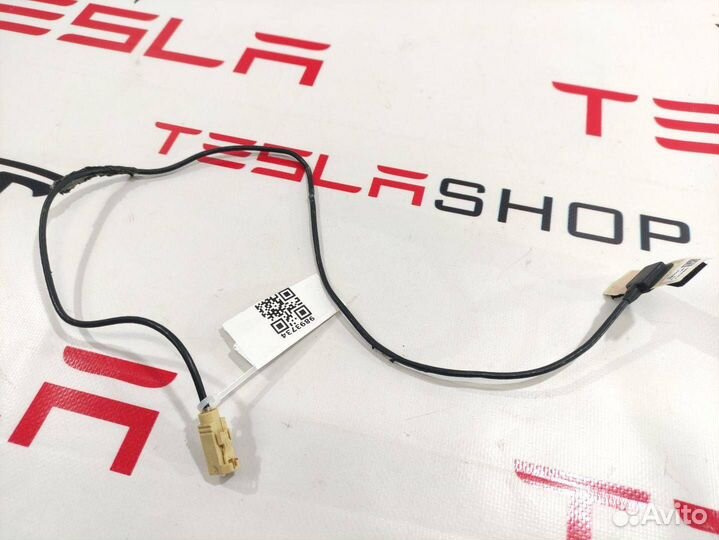 Антенна WI-FI Tesla Model S 2016 1028948-00-A