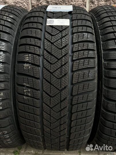 Pirelli Winter Sottozero 3 245/45 R19 102V