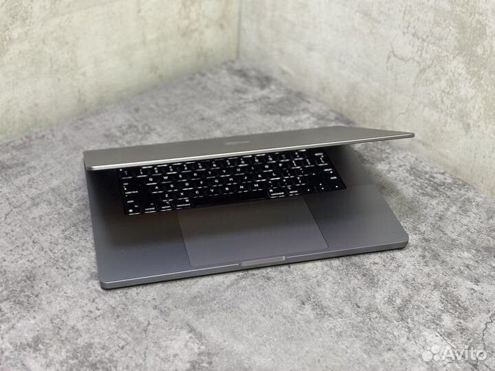 MacBook Pro 16