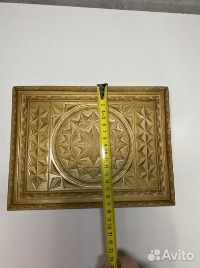 Шкатулка резная деревянная