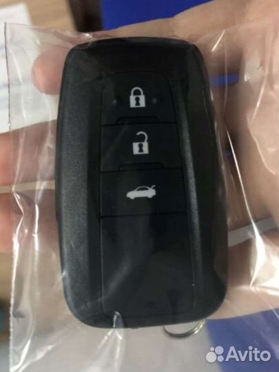 Смарт ключ Toyota Camry v70 рестайлинг