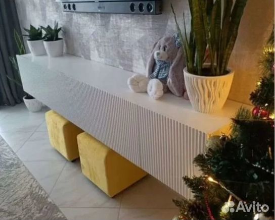 Тумба тв подвесная белый глянец