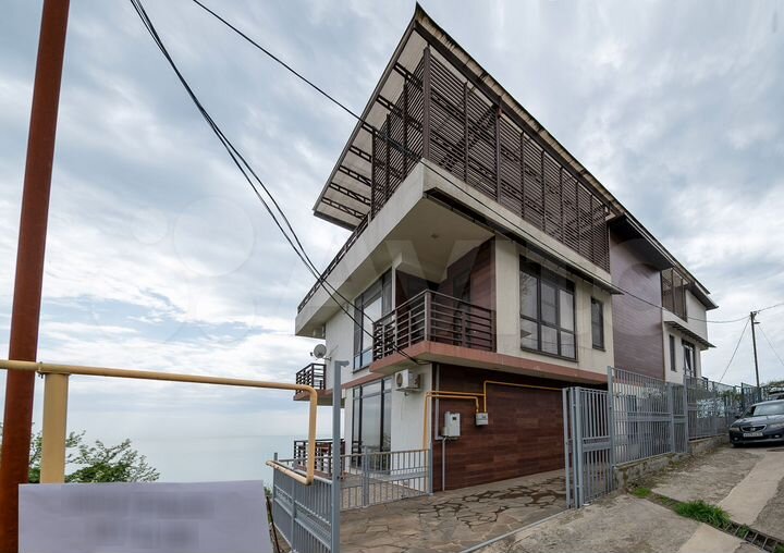 Дом 200 м² на участке 6 сот.