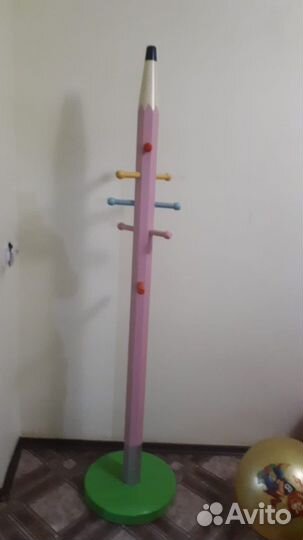 Вешалка в детскую комнату