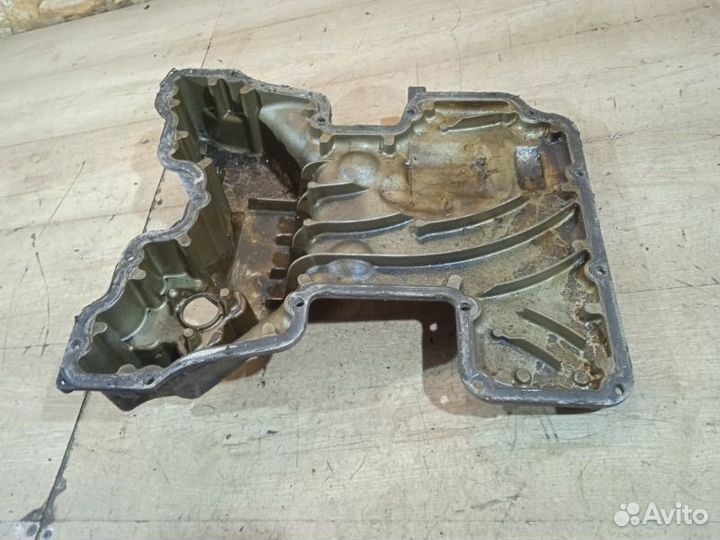 Поддон масляный двигателя Mercedes-Benz E-Class