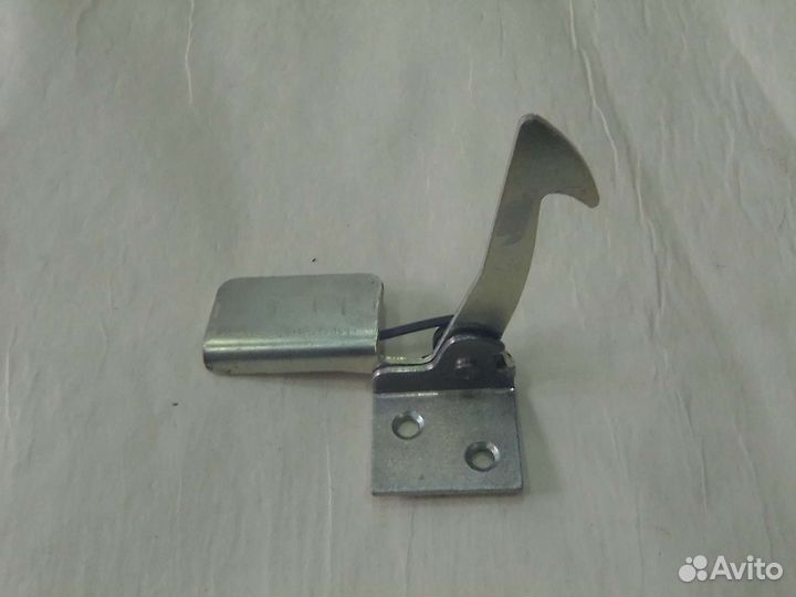 Крюк капота УАЗ Патриот