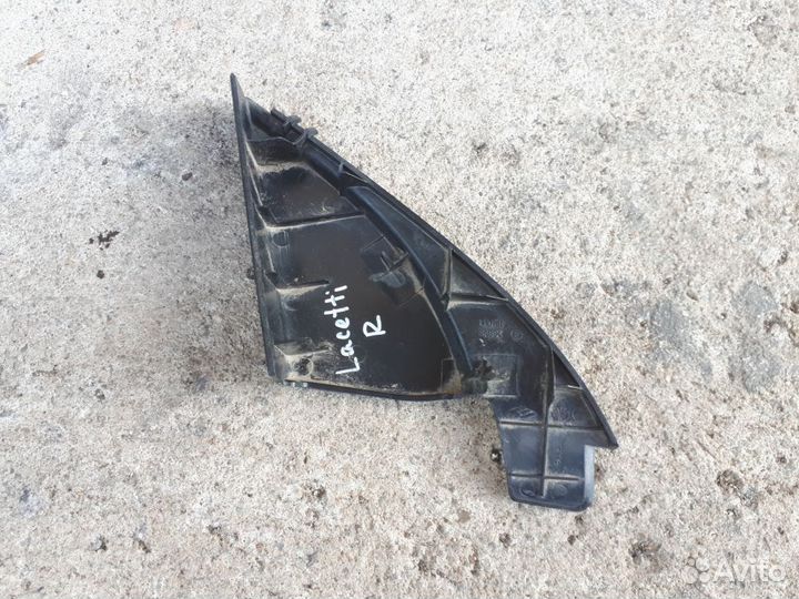 Уголок двери передний правый Chevrolet Lacetti