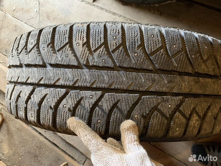 Bridgestone Ice Cruiser 7000 235/65 R17 108T