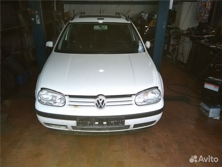 Разбор на запчасти Volkswagen Golf 4