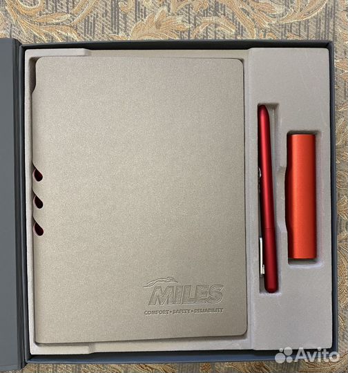 Подарочный набор ежедневник ручка повербанк