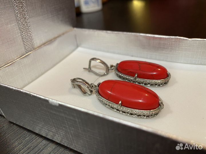 Серебряные серьги с кораллом