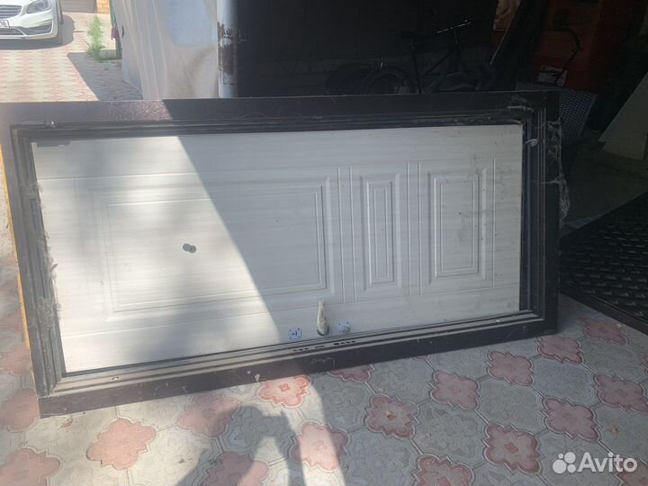 Дверь входная металлическая