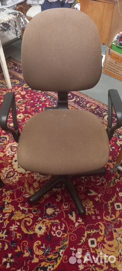 Продам офисные кресла