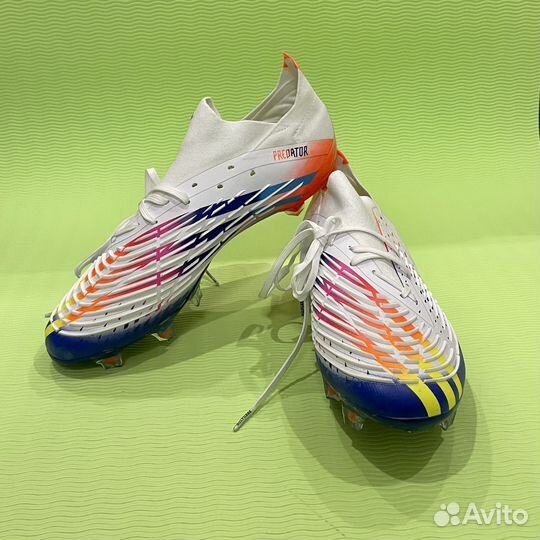 Футбольные бутсы adidas predator