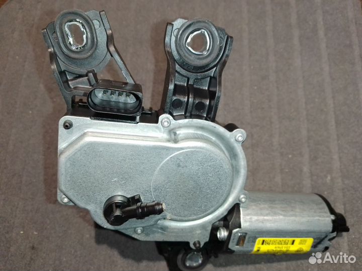 Моторчик стеклоочистителя Tiguan