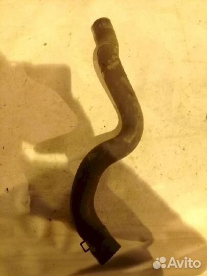 Патрубок охлаждения (радиатора) MR968701нижний Mit