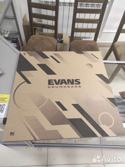 Evans BD22RA - пластик для бас-барабанав