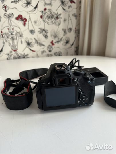 Зеркальный фотоаппарат canon 700d